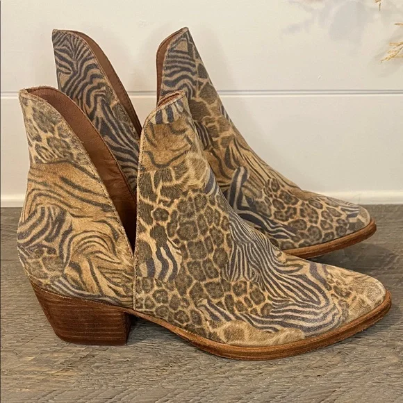 FP Movement by Free People Animal Charm Print Ankle Boots Size 38 - Picture 5 of 13